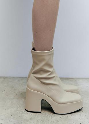 Бежевые ботинки zara