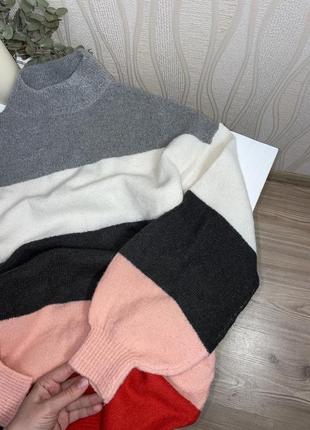 Неймовірний подовжений светр з обʼємними рукавами4 фото