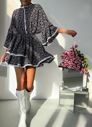 Женственное нарядное платье с кружками мини с цветками9 фото