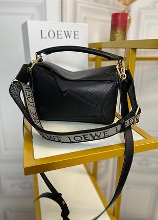 Кожаная черная сумка в стиле loewe