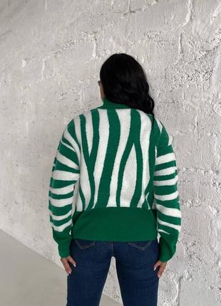 Зеленый акриловый вязаный свитер в полоску зебра7 фото