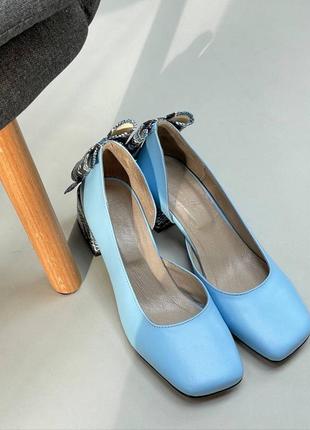 Голубые удобные туфли с квадратным носком кожа натуральная2 фото