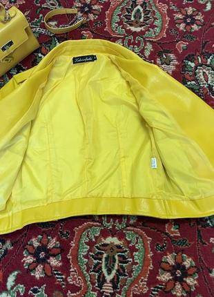 Куртка косуха жовтого кольору3 фото