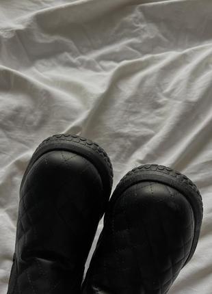 Нові чорні короткі стьобані черевики5 фото