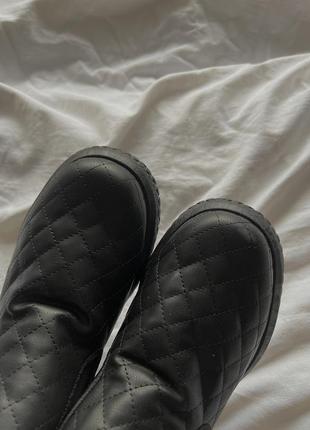 Нові чорні короткі стьобані черевики6 фото
