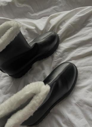 Новые черные стильные ботинки на массивной платформе8 фото