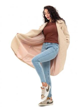 Пальто женское шерстяное демисезонное, двубортное, средней длины, бежевое с узором мелкое конфити3 фото