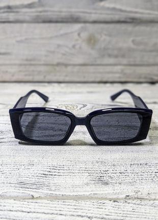 Солнцезащитные очки женские, черные, глянцевые в синей пластиковой оправе (без бренда)2 фото