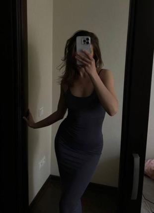 Трендовое женское облегающее длинное "голо" платье из вискозы и на бретельках5 фото
