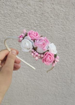 Розовий ободок с цветочками для девочки