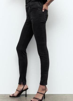 Джинсы zara zw с разрезом