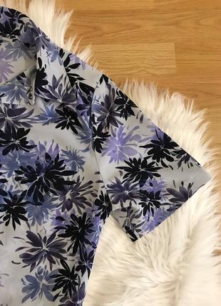 Яркая лавандовая сиреневая фиолетовая рубашка с коротким рукавом с цветочным принтом2 фото