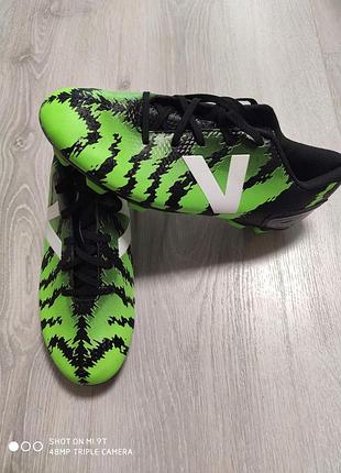 Яркие футбольные бутсы разм.34 victory
