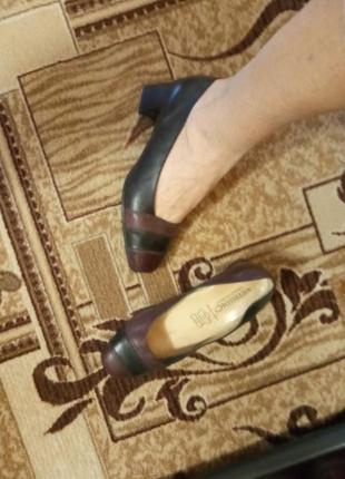 Туфли женские кожаные на небольшом каблуке 4 см на среднюю полноту