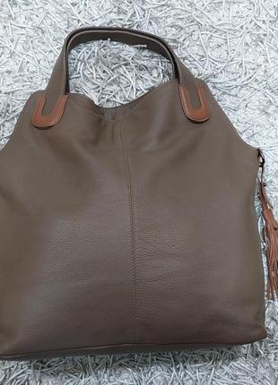 Шикарная женская сумка из натуральной мягкой кожи globus c капучино.1 фото