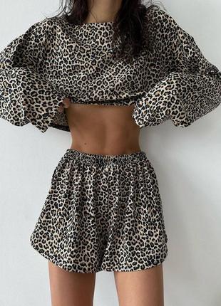 Женская пижама с леопардовым принтом1 фото
