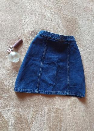 Базовая качественная плотная джинсовая юбка трапеция на пуговицах2 фото