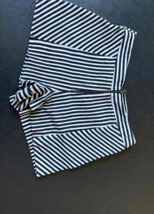 Шорти бренду zara