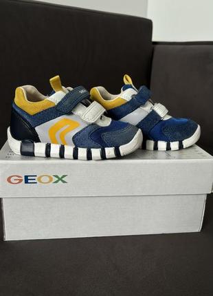 Кроссовки детские geox