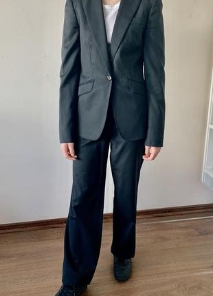 Брючный костюм