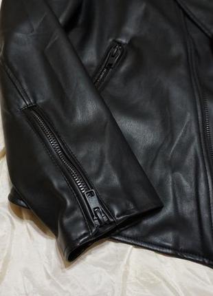 Куртка-косуха, штучна шкіра, з підкладкою. h&m чорна l