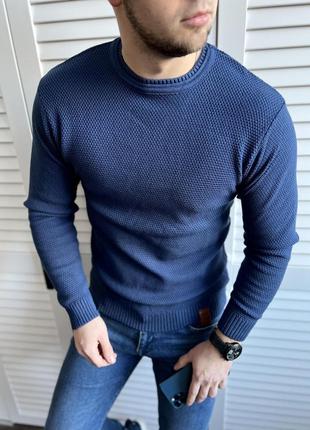 Стильный, качественный, мужской свитер1 фото