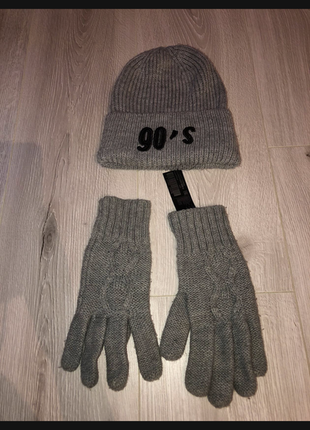 Шапка і рукавиці