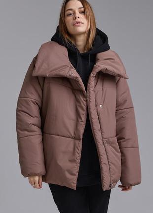 Куртка жіноча демісезонна кольору моко стильна куртка єврозима — осінь