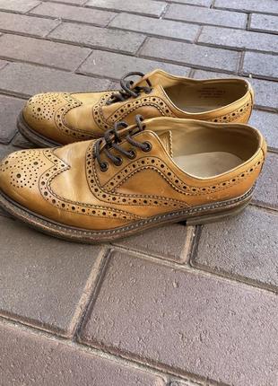 Туфлі борги loake 1880