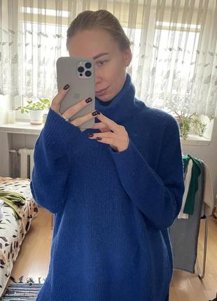 Теплый свитер с горловиной
