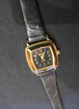 Часы женские наручные "qmax" на ходу. кварц механизм japan epson №5