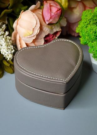 Шкатулка в виде сердца для украшений