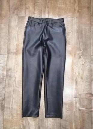 Брюки под кожу