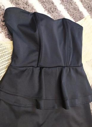 Маленькое чёрное платье с лифом бандо oasis9 фото