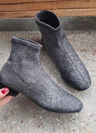 Ошатні демісезонні дитячі ботильйони чобітки черевики сріблясті з люрексом m&amp;s kids