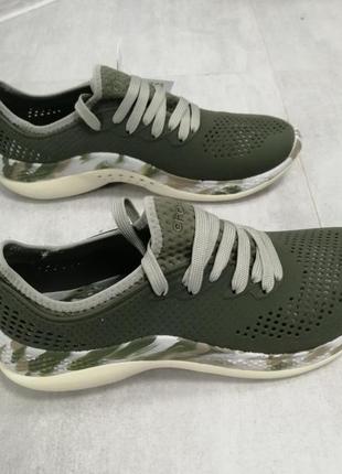 Кроссовки Water crocs Debuts Limited-Edition Tiger Print Clogs pacer, оригинал