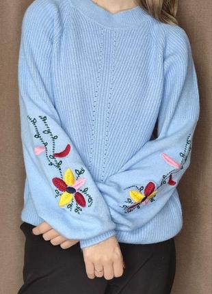 Женский свитер светр джемпер с вышивкой