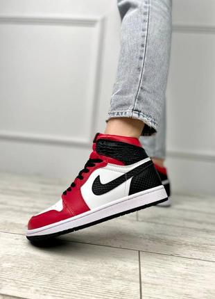 Жіночі кросівки nike air jordan 1 retro white black red джордан білого з чорним та червоним кольорів4 фото