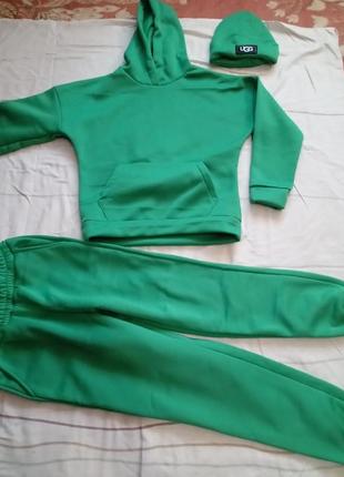 Спортивный костюм зеленый