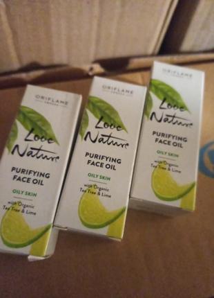 Антибактериальное средство для лица с органическим чайным деревом и лаймом.