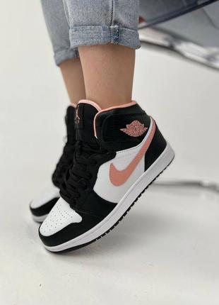 Женские кроссовки nike air jordan 1 retro white black pink джордан черного с белым и розовым цветами1 фото