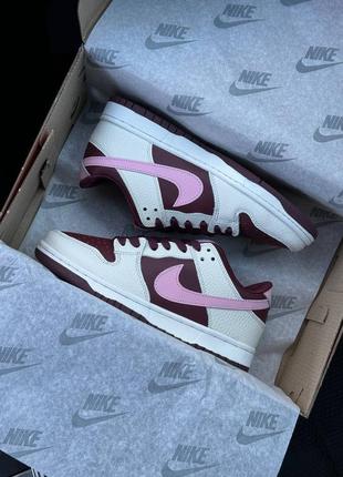 Женские кроссовки nike sb dunk low beige burgundy9 фото