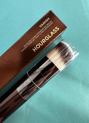 Пензлик hourglass seamless finish foundation brush