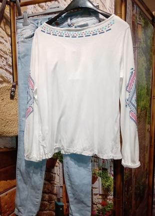 Трикотажная блуза в стиле вышиванки с накатом5 фото