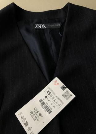 Zara зара трендовый жилет в мелкую полоску с v-образным вырезом темно-синий на пуговицах xs8 фото