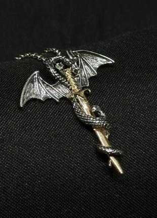 Чоловічий кулон меч дракона золотистий в коробочці4 фото