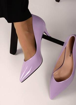 Туфли на каблуке фиолетовые