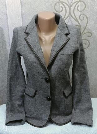 Вовняний жакет