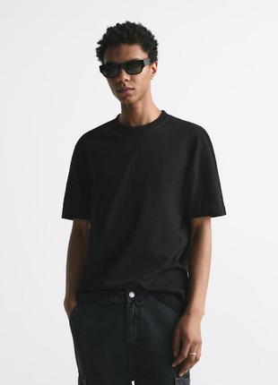 Качественная черная мужская футболка zara, размер xl, можно на l