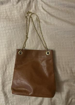 Гарна шкіряна італійська сумочка на ланцюжку5 фото